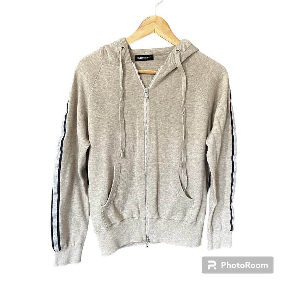 Repeat women’s sweatshirt medium‎